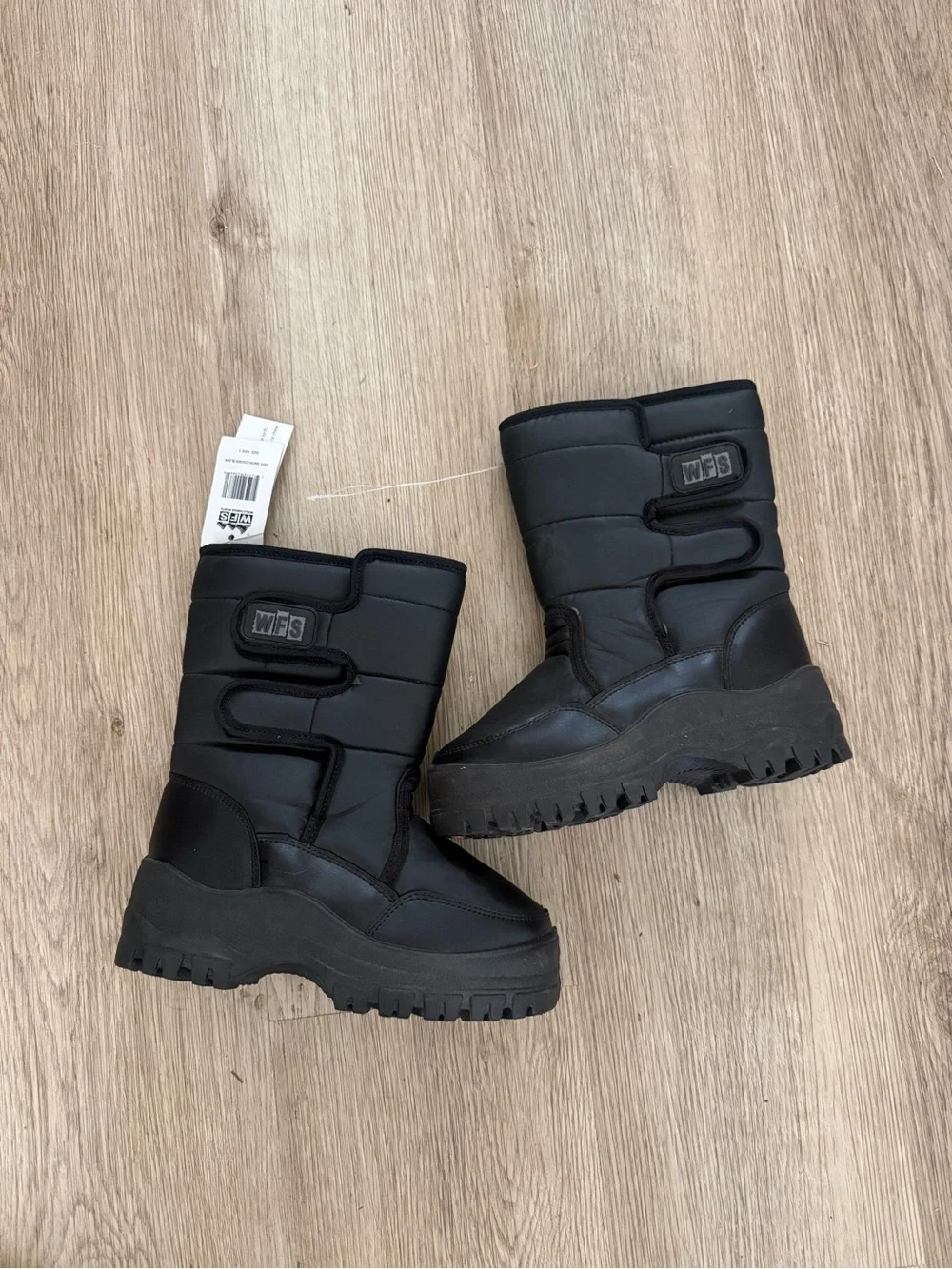 NWT Kids Black Insulated Snow Boots